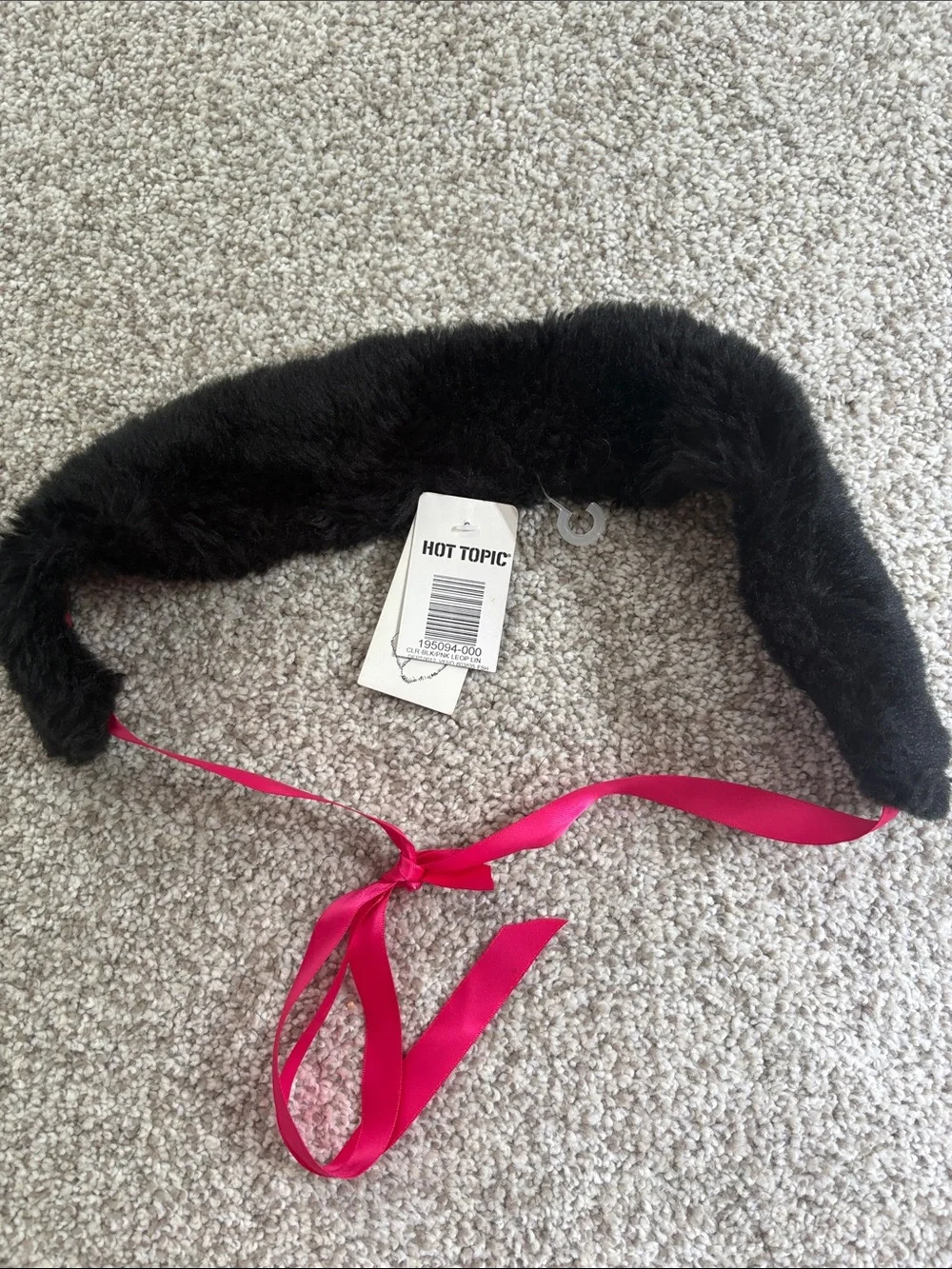 Hot Topic Kids Black Faux Fur Collar with Hot Pink Ribbon Tie